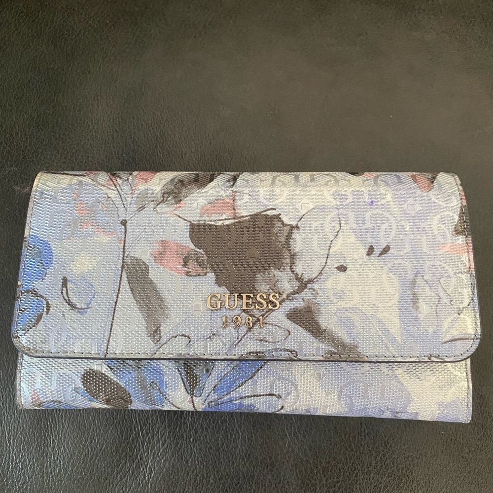 GUESS Wallet